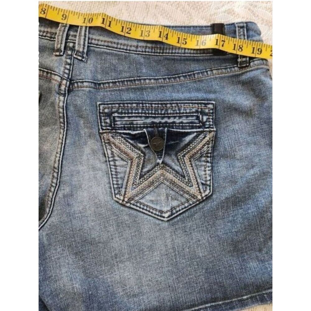 R22 People's Liberation Med Wash Jean Shorts w Embroidered Star Back Pockets - Picture 5 of 7